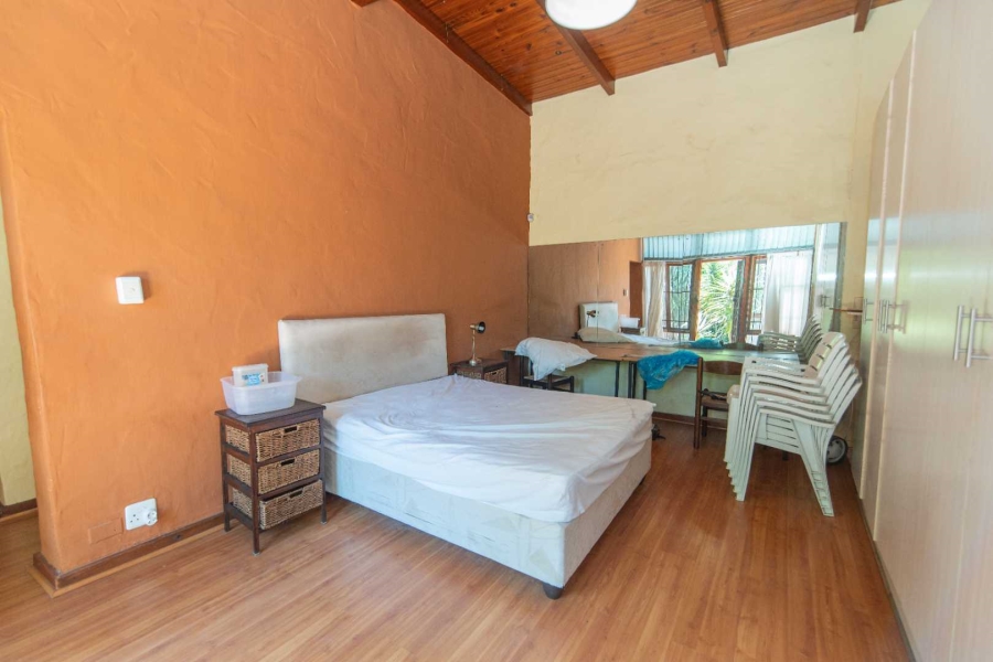 8 Bedroom Property for Sale in Summerstrand Eastern Cape